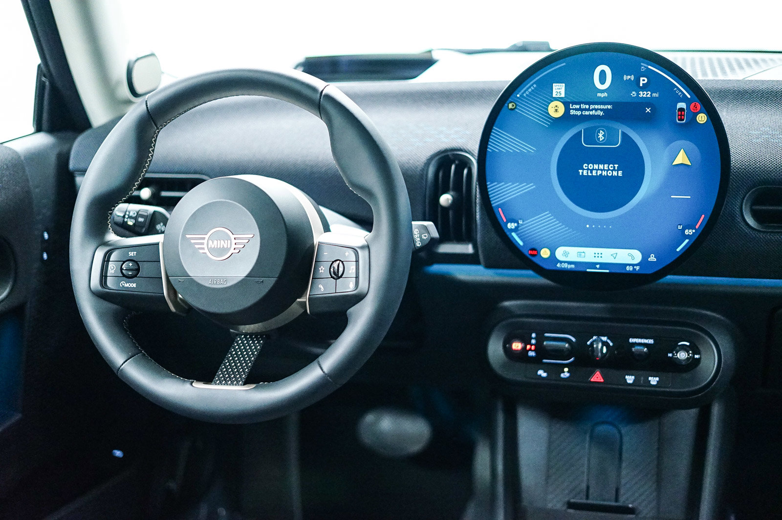 Used 2025 MINI Cooper 2-Door Hardtop image 9