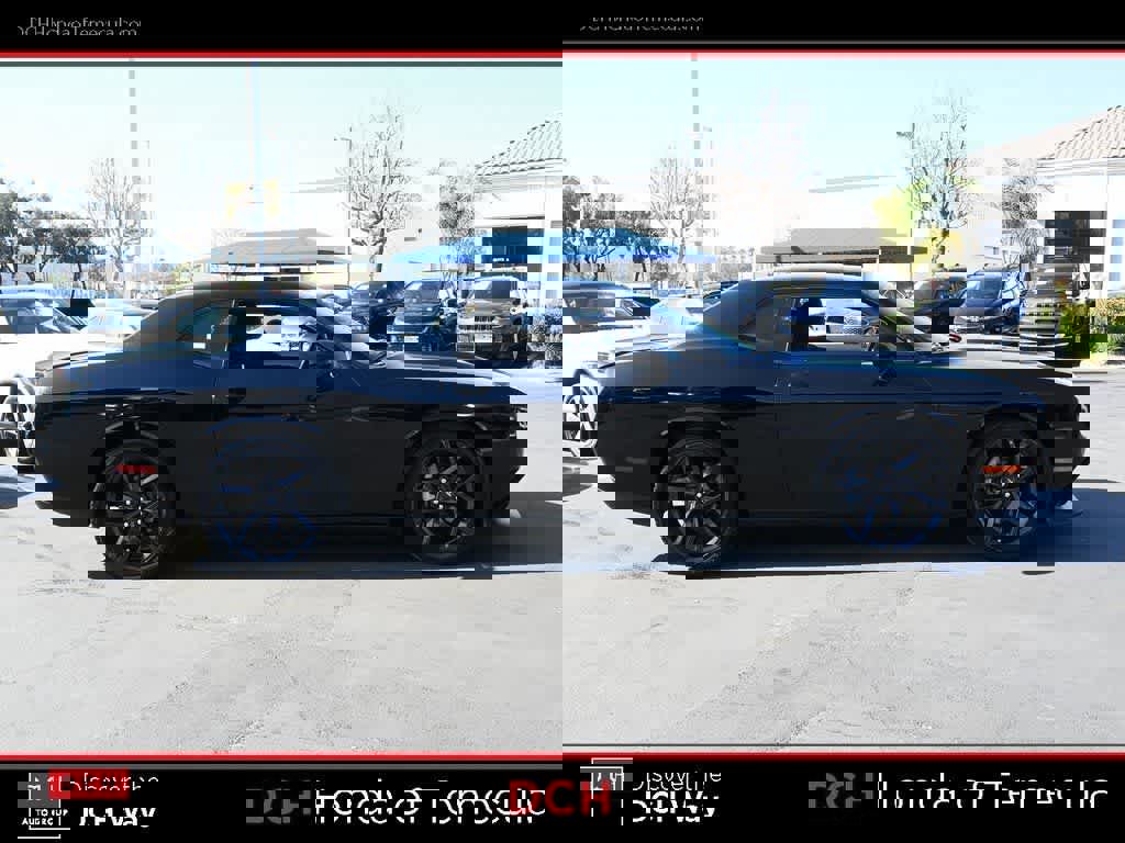 Used 2022 Dodge Challenger R/T w/ Blacktop Package image 5