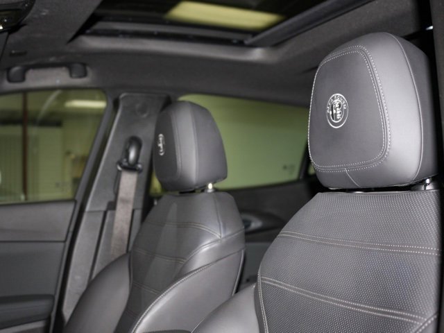 Used 2024 Alfa Romeo Tonale Ti w/ Premium Interior Package image 22