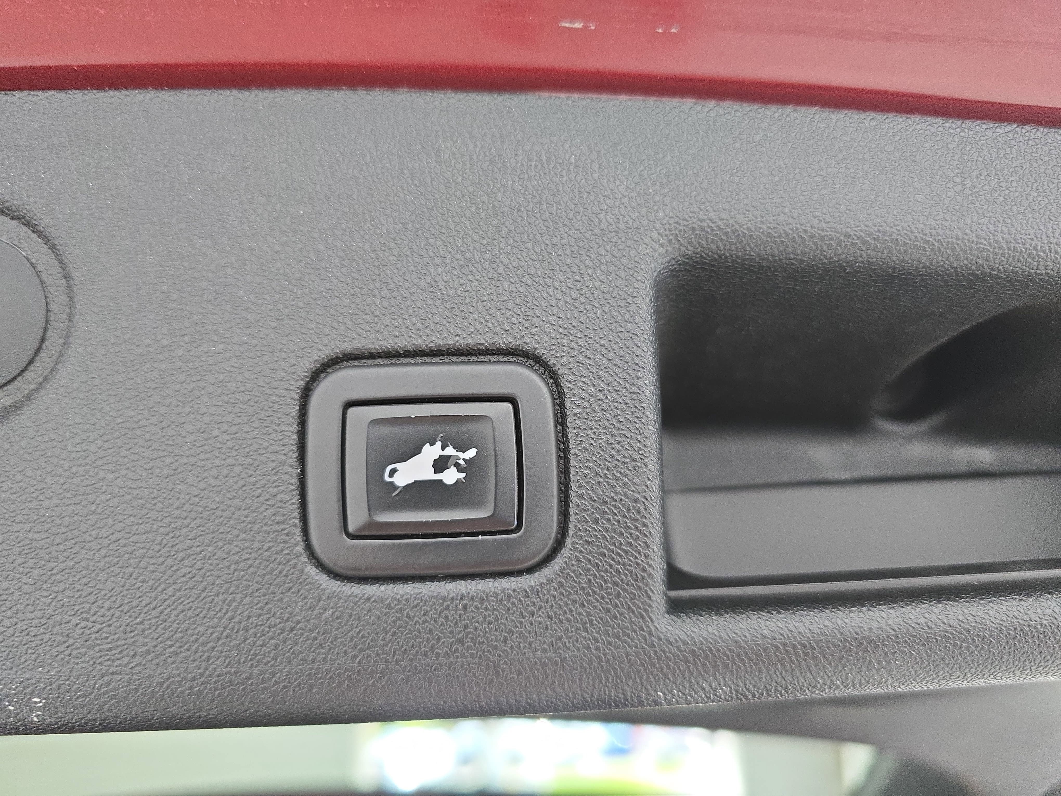 Used 2020 Chevrolet Equinox LT w/ Sport Edition AWD/4WD image 13