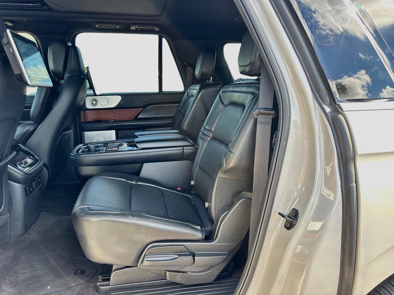 Used 2021 Lincoln Navigator L Reserve AWD/4WD image 26