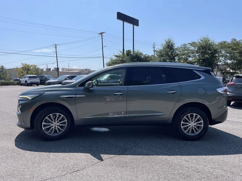 Used 2023 Buick Enclave Essence FWD image 6