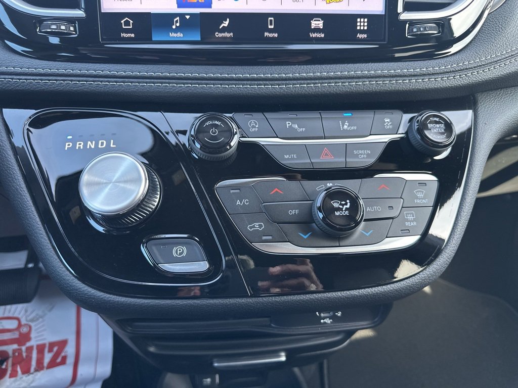 New 2026 Chrysler Pacifica Select image 28