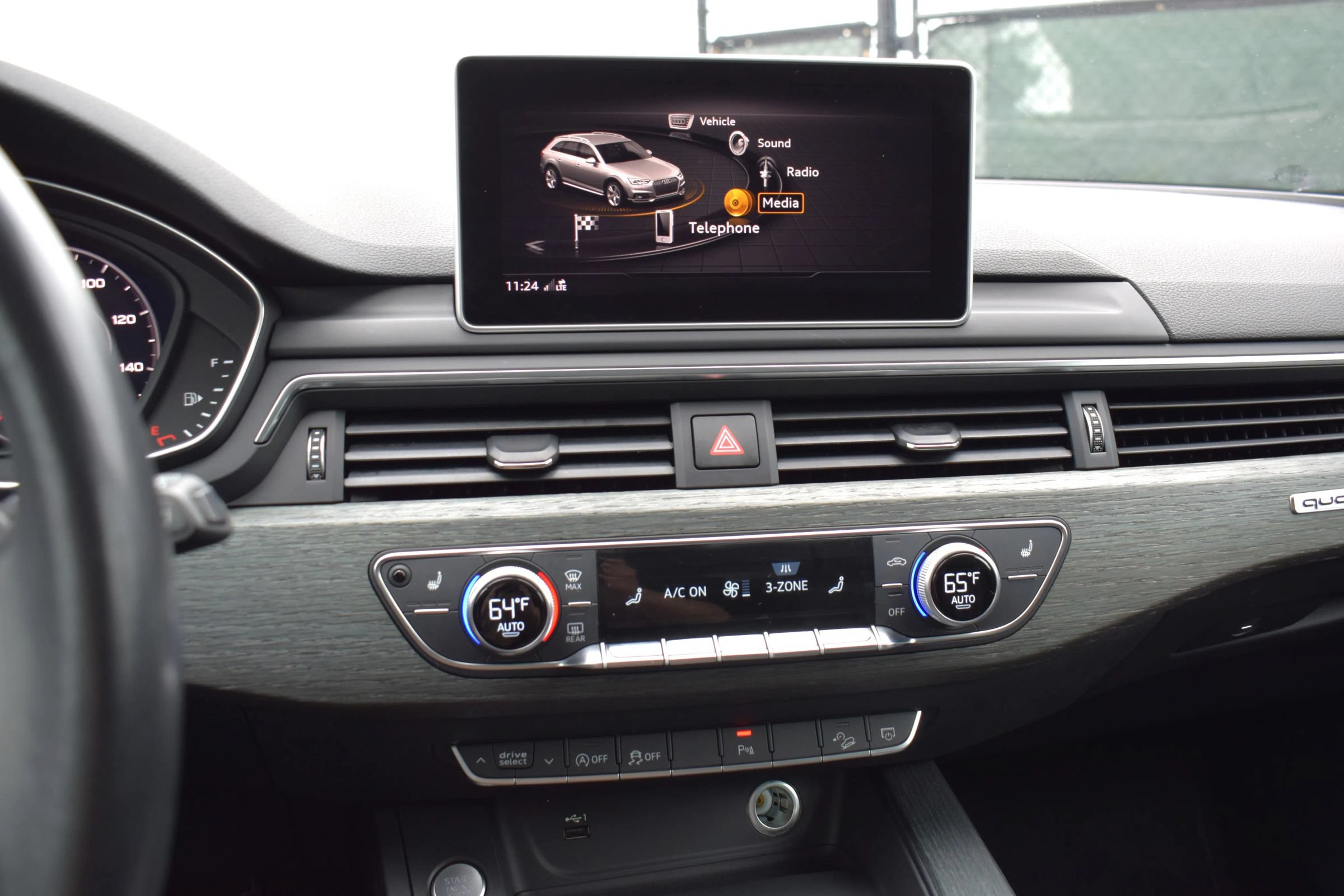 Used 2018 Audi A4 2.0T allroad Premium Plus AWD/4WD image 25