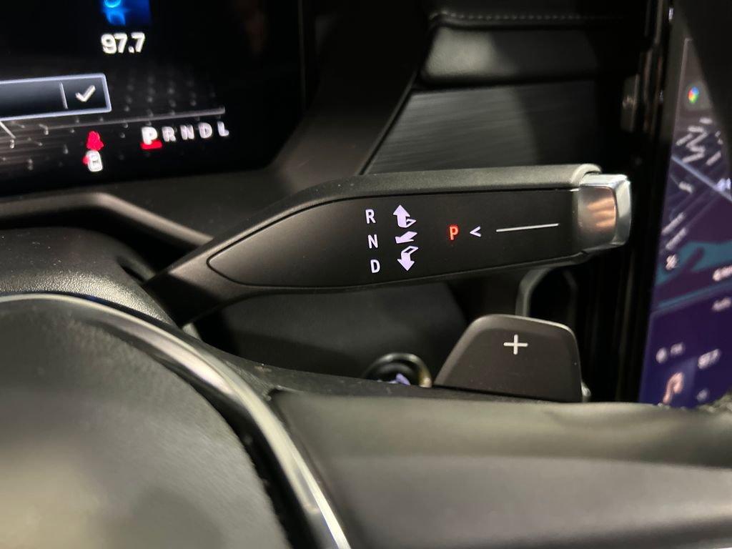 Used 2025 GMC Acadia Elevation image 20