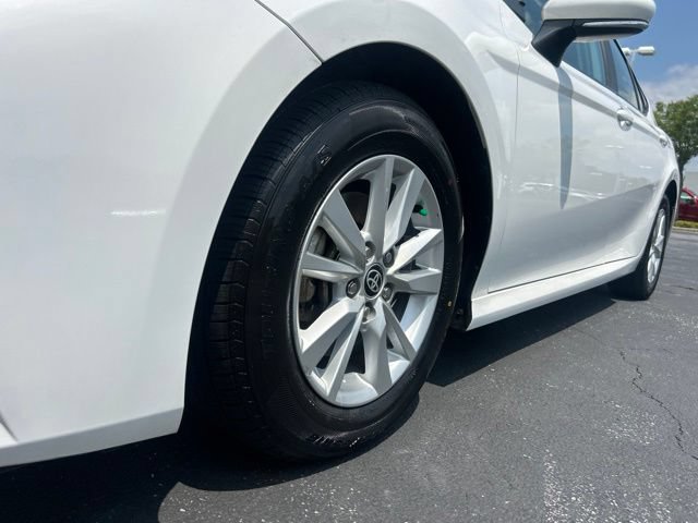 Used 2025 Toyota Camry LE FWD image 12