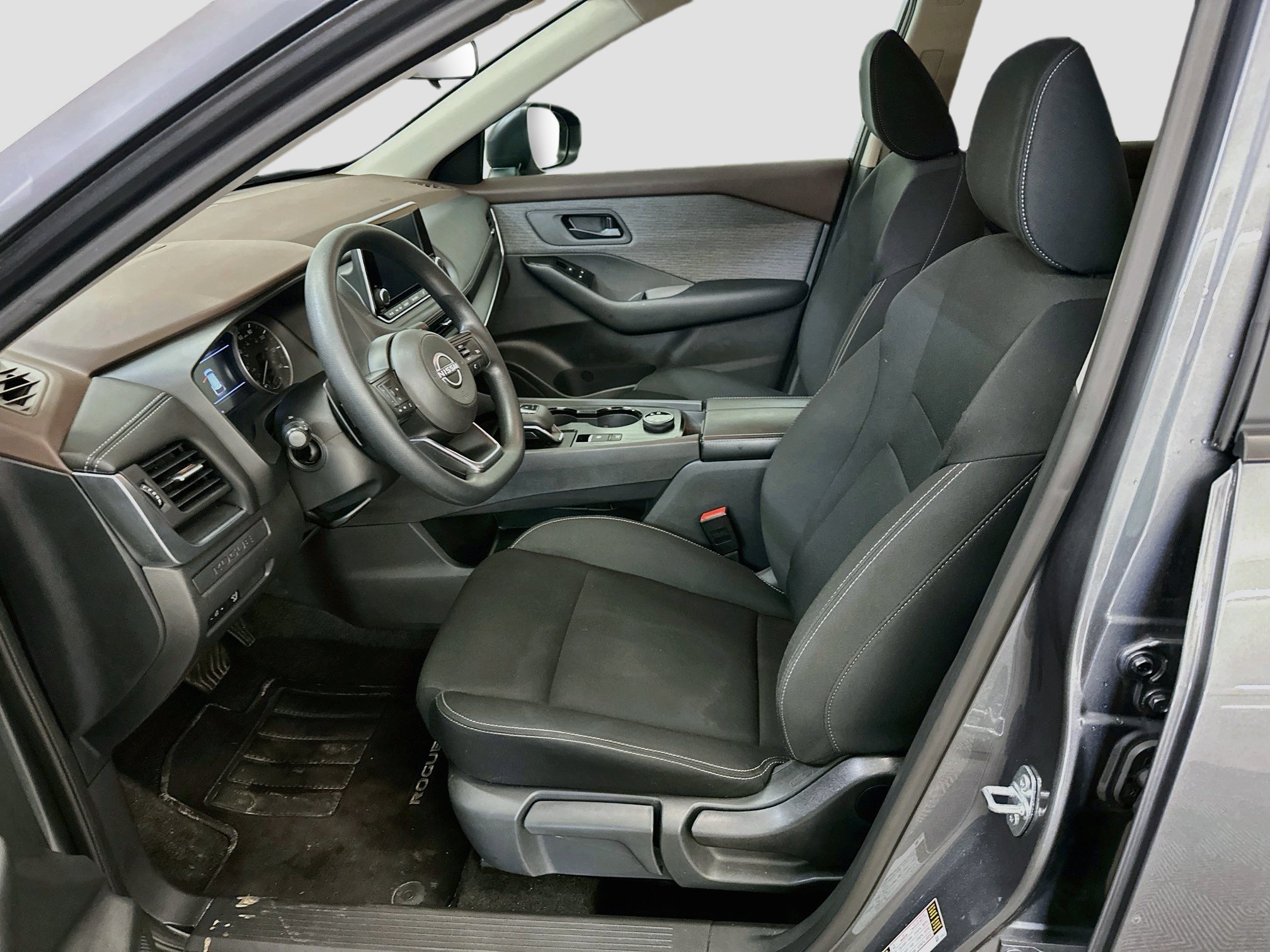 Used 2023 Nissan Rogue S AWD/4WD image 13