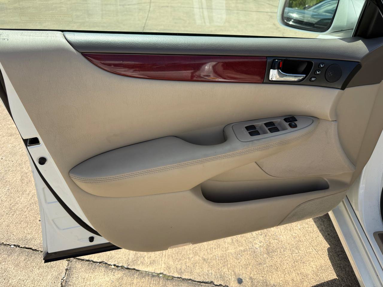 Used 2003 Lexus ES 330 FWD image 12