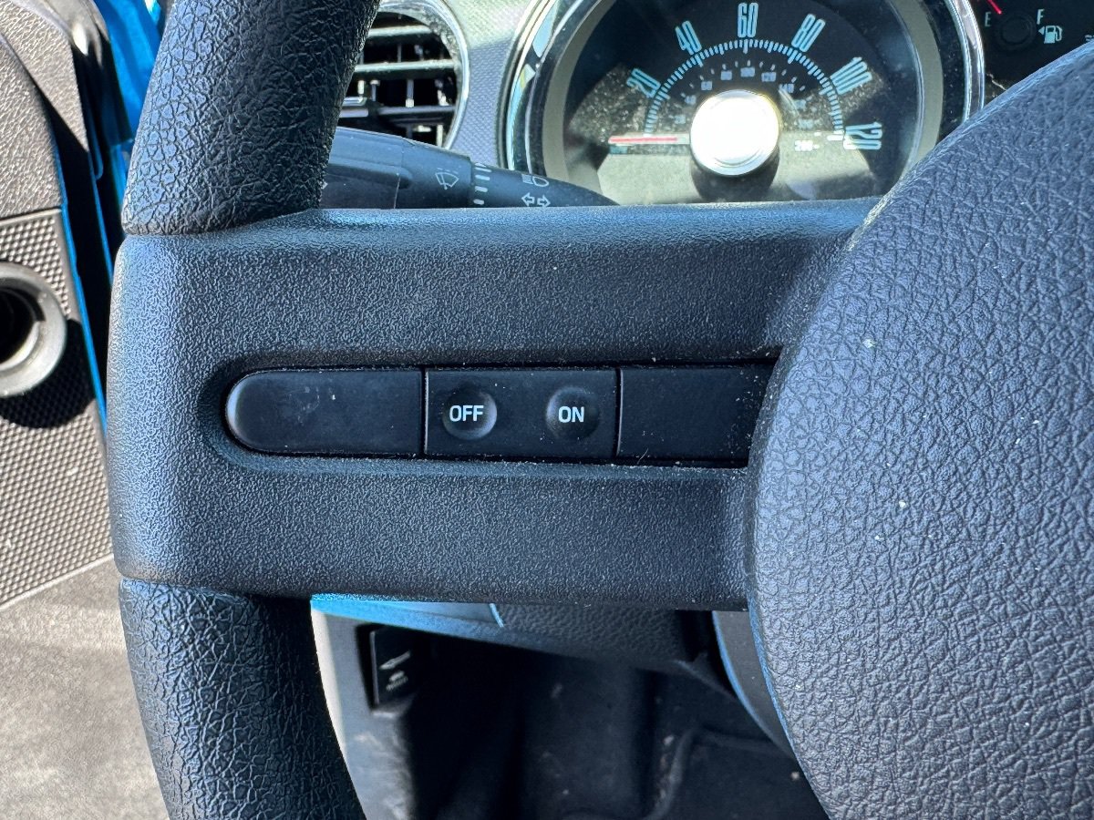 Used 2010 Ford Mustang Coupe RWD image 21