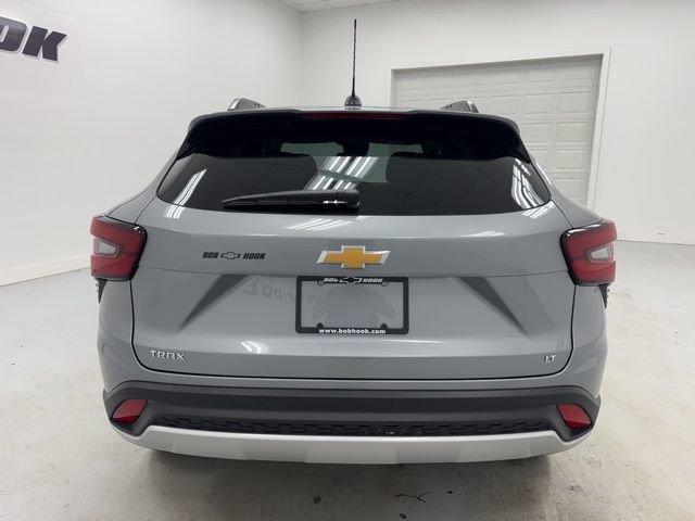 New 2026 Chevrolet Trax LT w/ Driver Confidence Package image 6