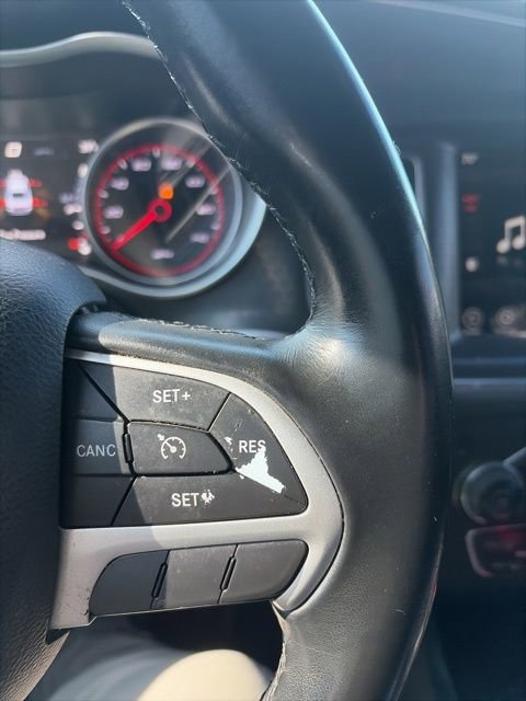 Used 2017 Dodge Charger SXT RWD image 38