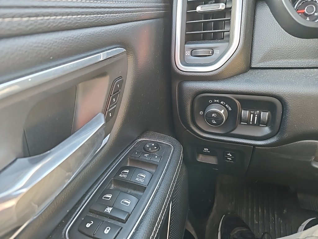 Used 2019 RAM 1500 Laramie w/ Sport Appearance Package image 21