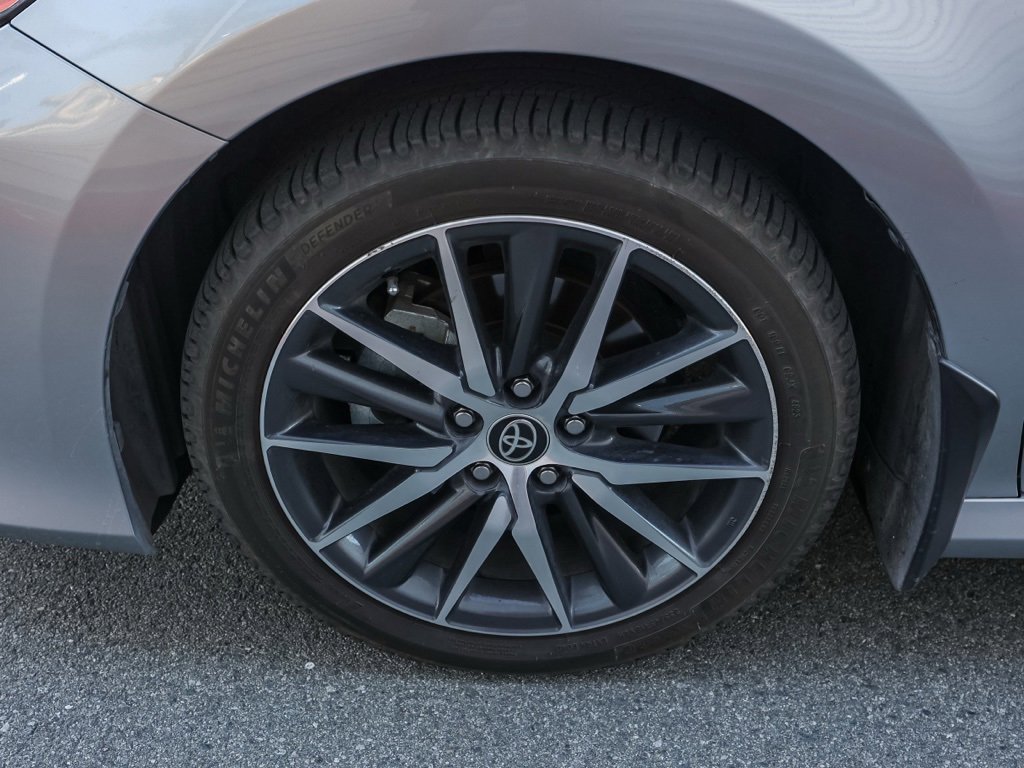 Used 2022 Toyota Camry XLE image 11