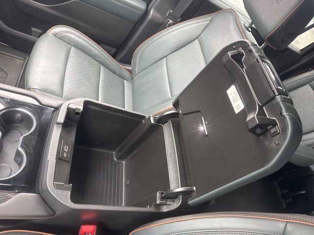 Used 2025 GMC Yukon XL AT4 AWD/4WD image 23