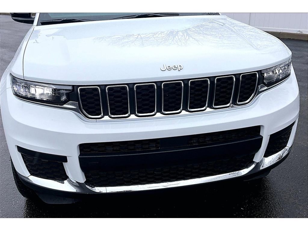 Used 2025 Jeep Grand Cherokee L Laredo w/ Luxury Tech Group I AWD/4WD image 34