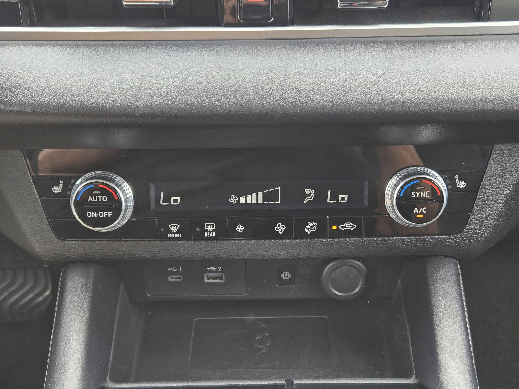 Used 2024 Mitsubishi Outlander SE image 21