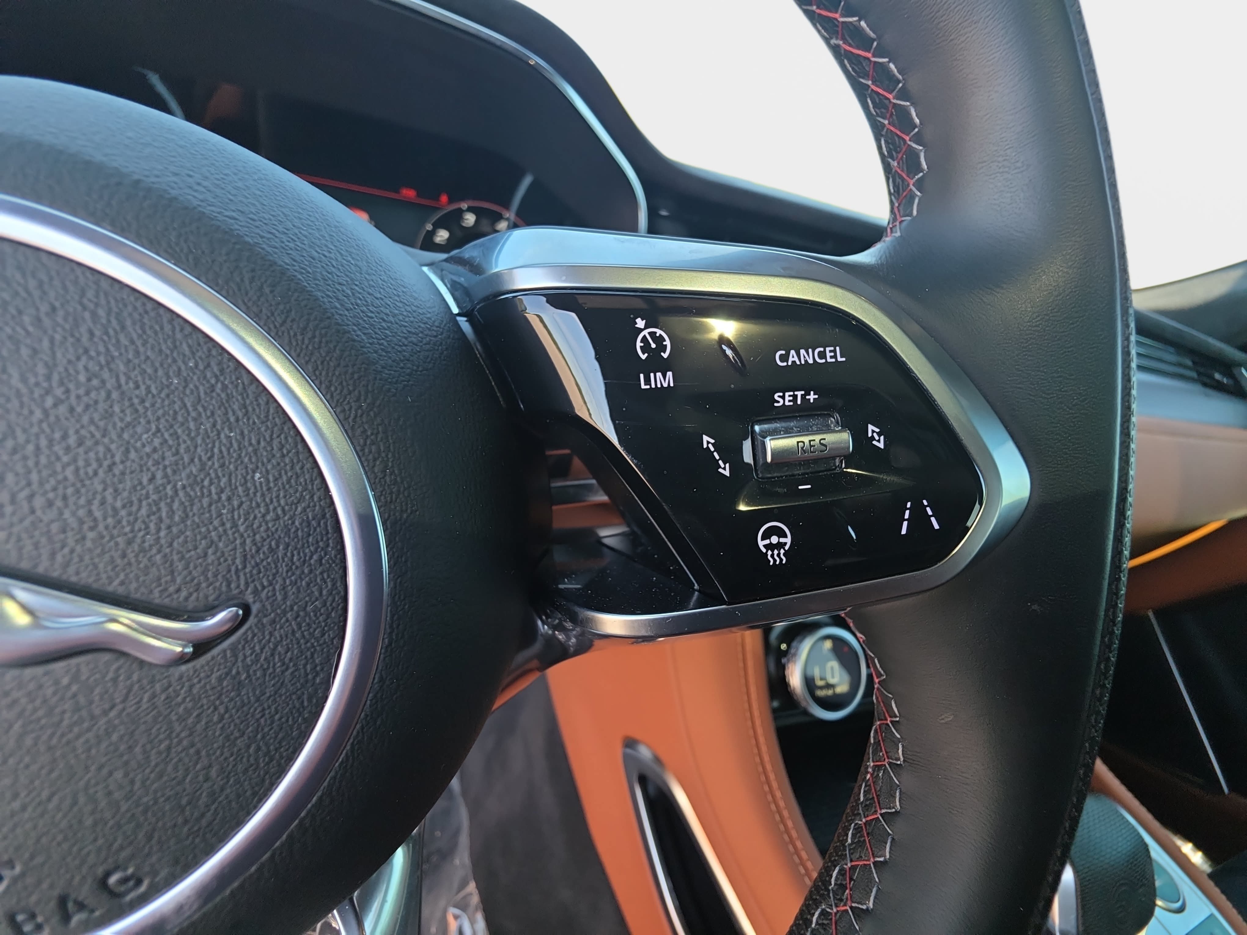 Used 2025 Jaguar F-PACE SVR 575 Edition AWD/4WD image 18