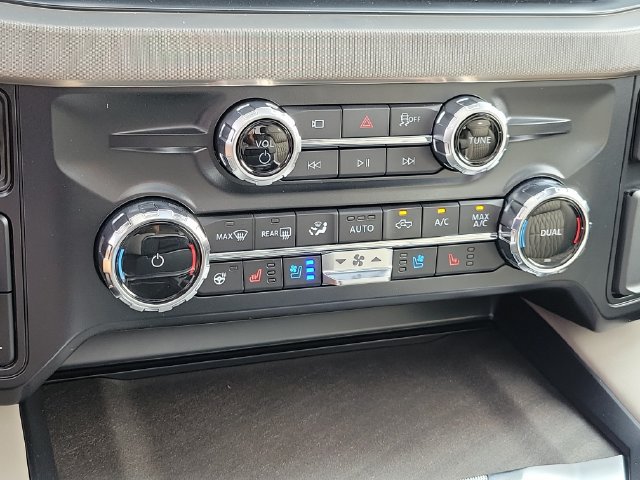 New 2026 Ford F350 Platinum w/ Platinum Plus Package AWD/4WD image 11