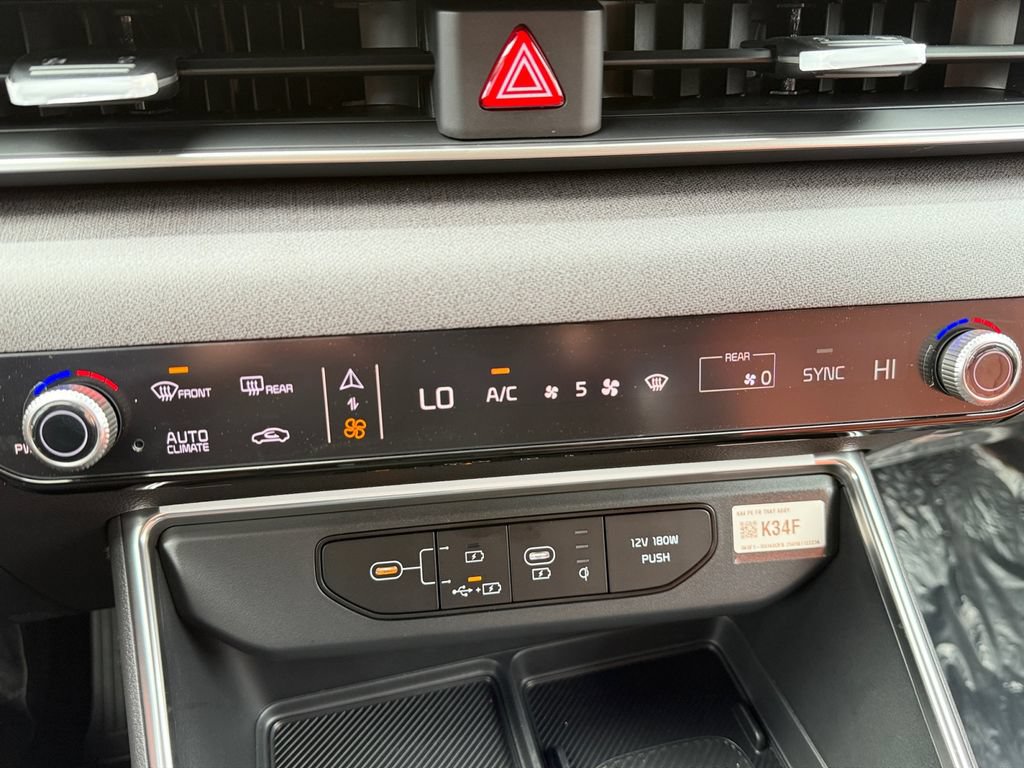 New 2026 Kia Carnival EX FWD image 17