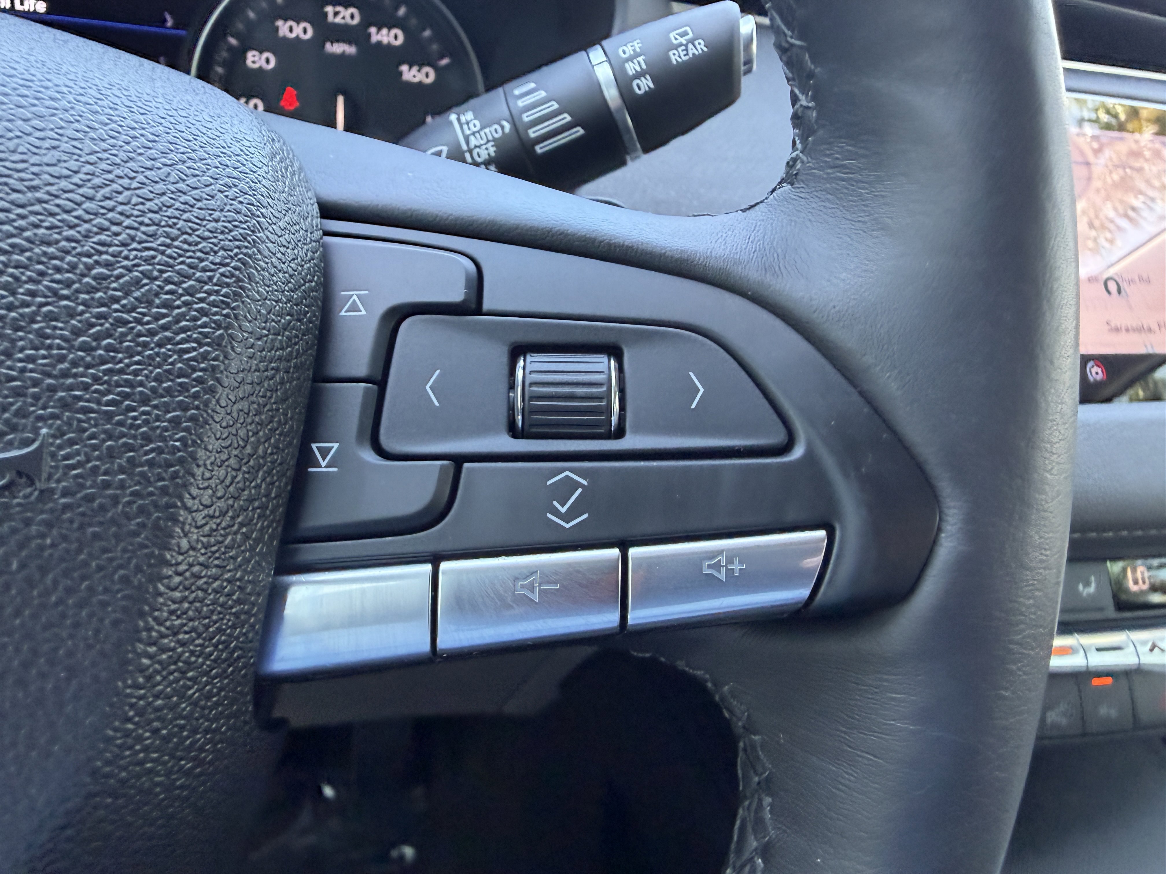 Used 2020 Cadillac XT4 Premium Luxury FWD image 28