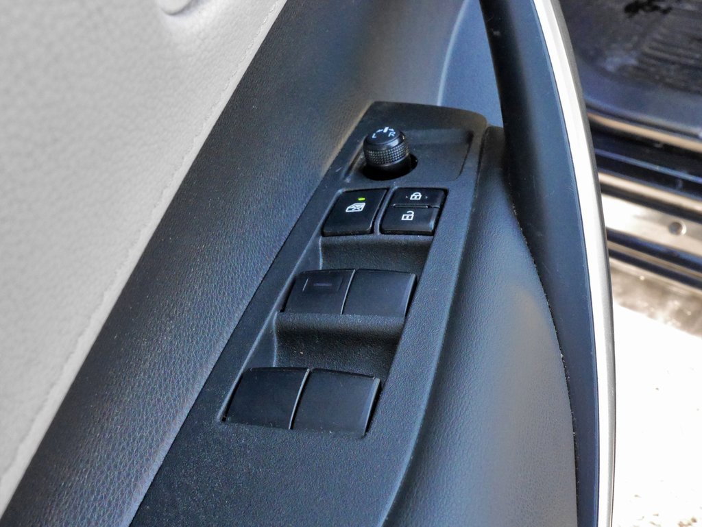 Used 2020 Toyota Corolla SE image 18