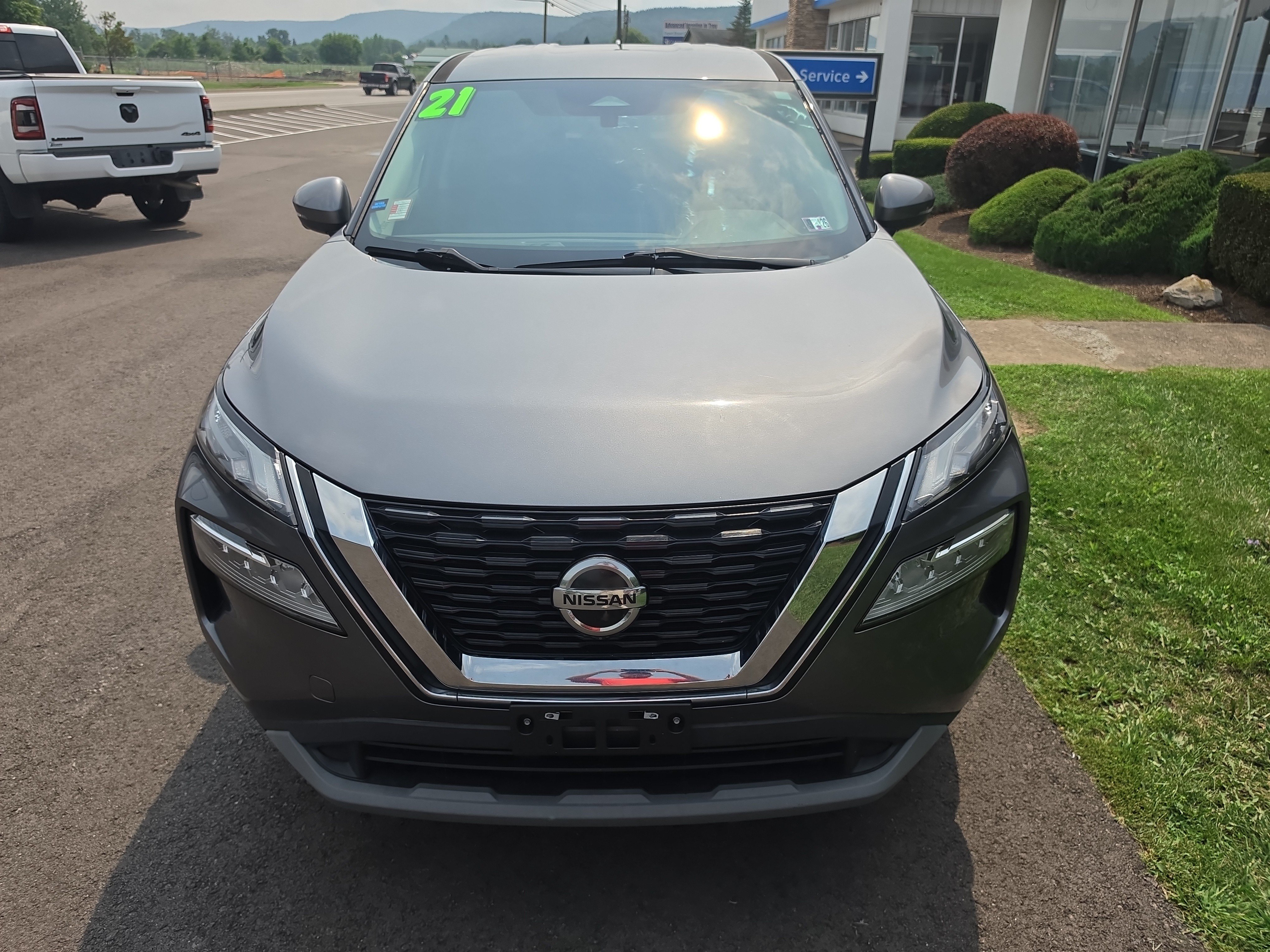 Used 2021 Nissan Rogue SV AWD/4WD image 9