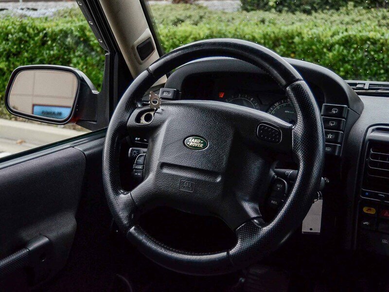 Used 2004 Land Rover Discovery S AWD/4WD image 19