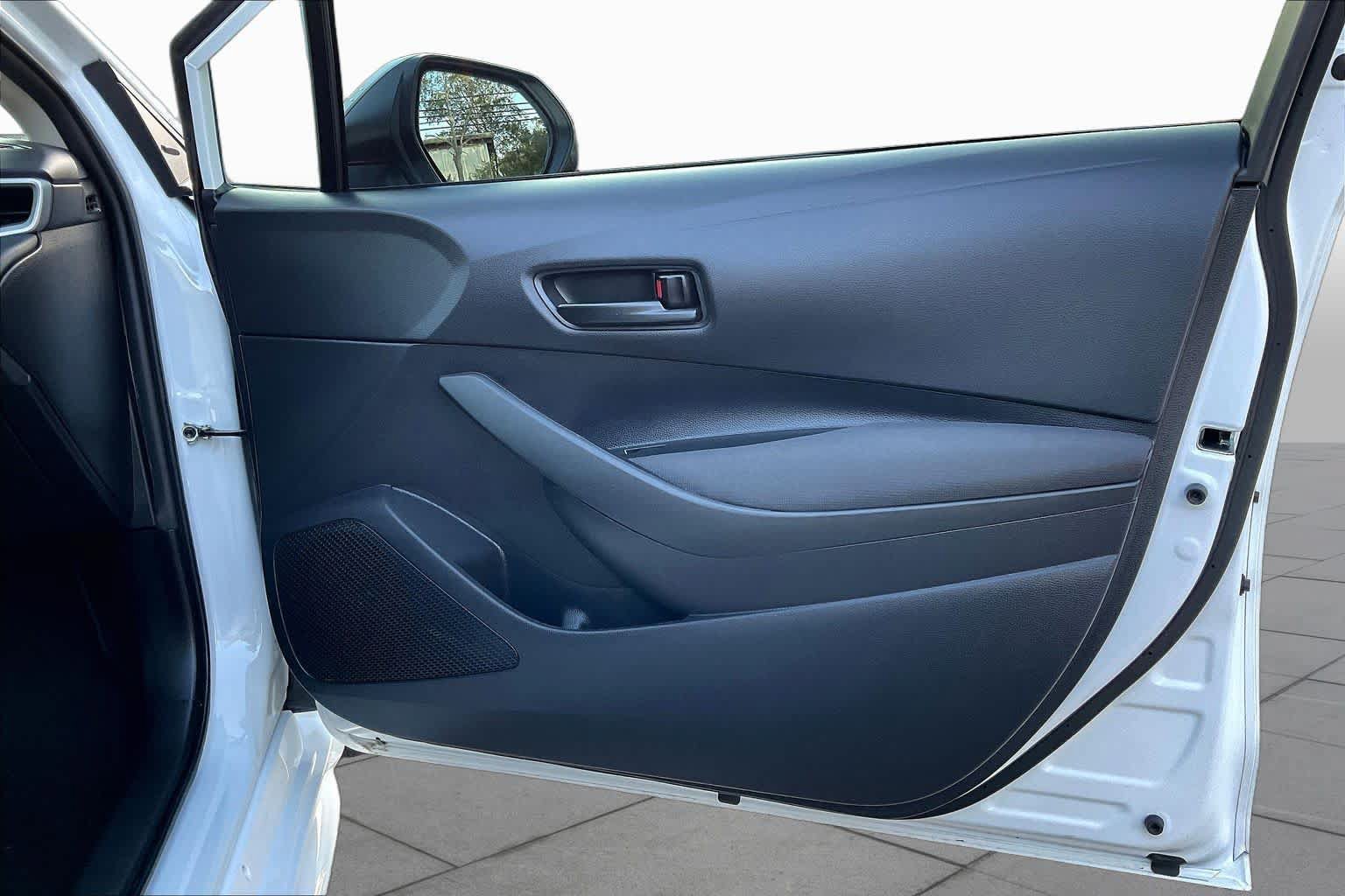 Used 2026 Toyota Corolla LE FWD image 23
