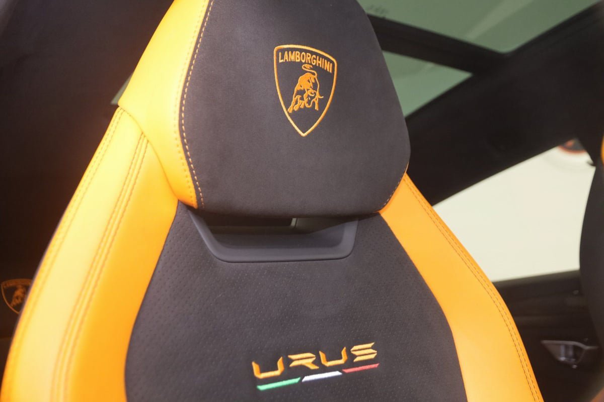 Used 2021 Lamborghini Urus AWD/4WD image 16