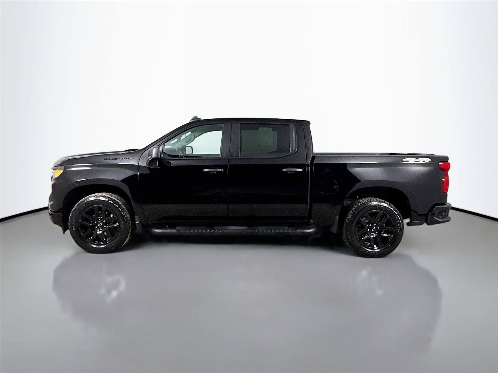 Used 2023 Chevrolet Silverado 1500 Custom w/ Rally Edition AWD/4WD image 6