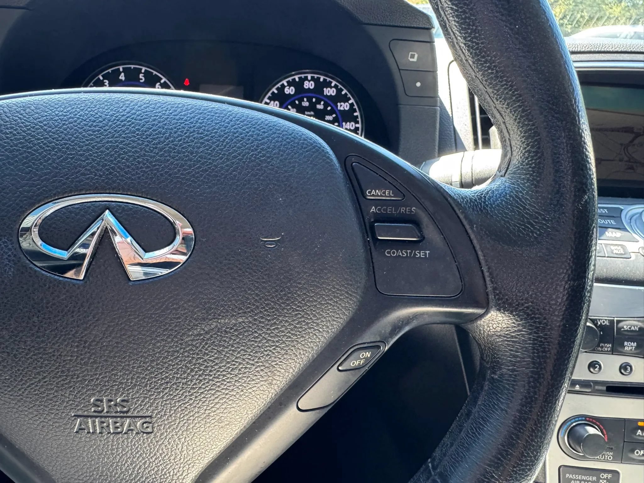 Used 2015 INFINITI Q60 Convertible w/ Premium Package RWD image 22