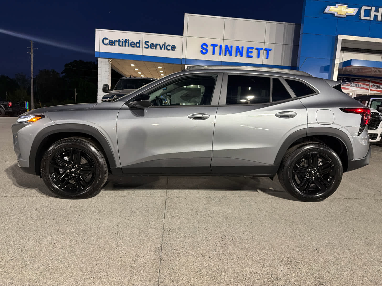 New 2026 Chevrolet Trax ACTIV w/ Sunroof Package FWD image 5