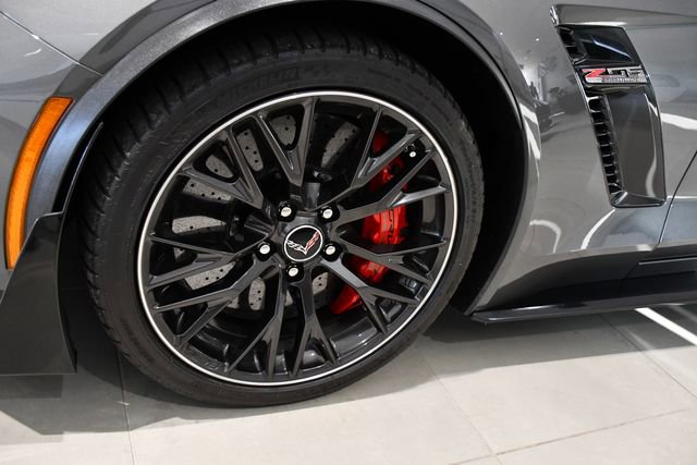 Used 2015 Chevrolet Corvette Z06 w/ Z07 Performance Package image 11