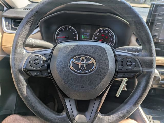 Used 2021 Toyota RAV4 LE AWD/4WD image 21