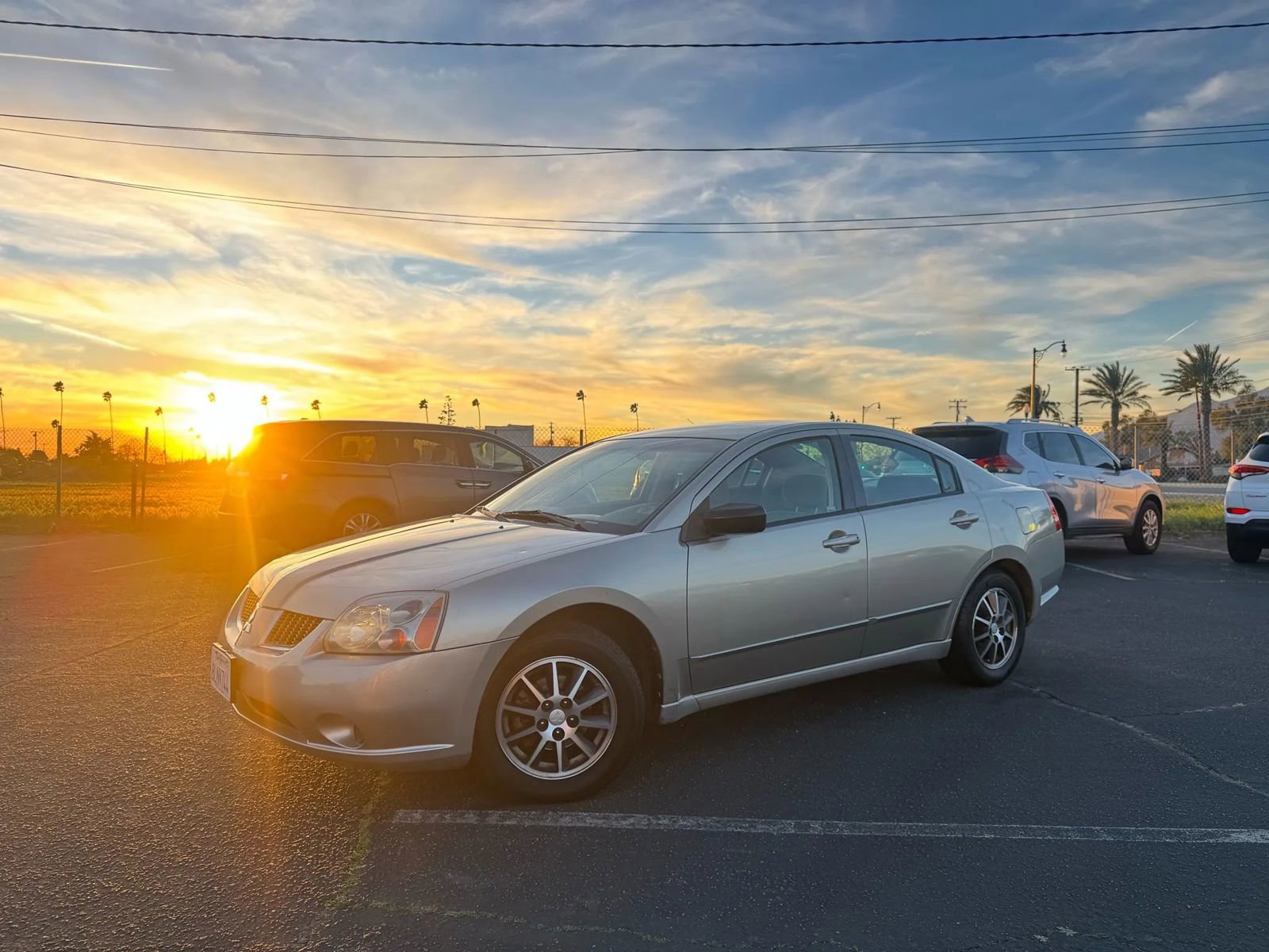 Used 2005 Mitsubishi Galant ES image 2