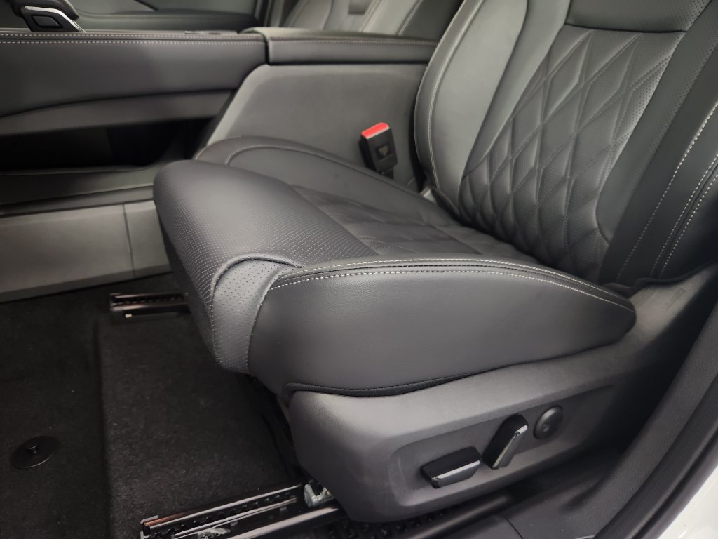 New 2026 Nissan Rogue Platinum AWD/4WD image 13