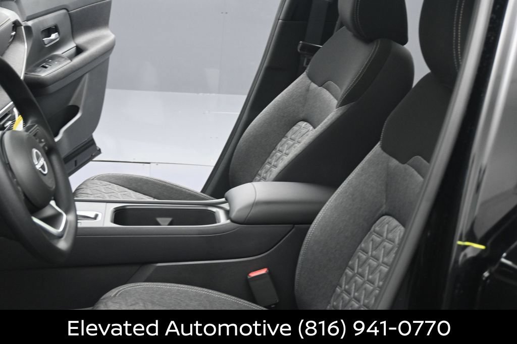 Certified 2026 Nissan Kicks SV w/ SV Premium Package AWD/4WD image 16