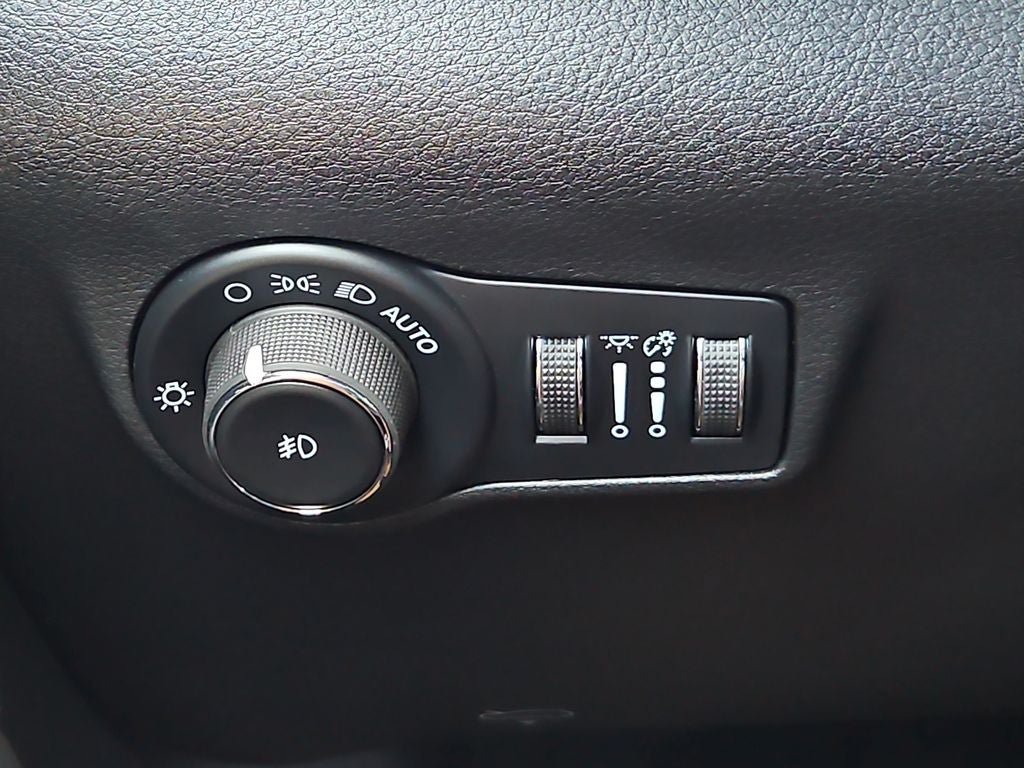 New 2026 Jeep Compass Latitude AWD/4WD image 23