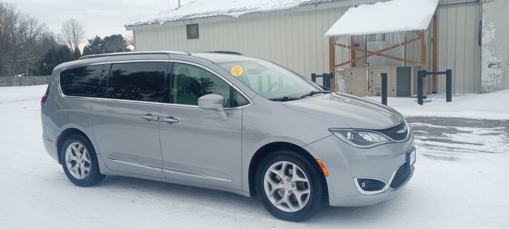 Used 2018 Chrysler Pacifica Touring-L Plus w/ Tire & Wheel Group