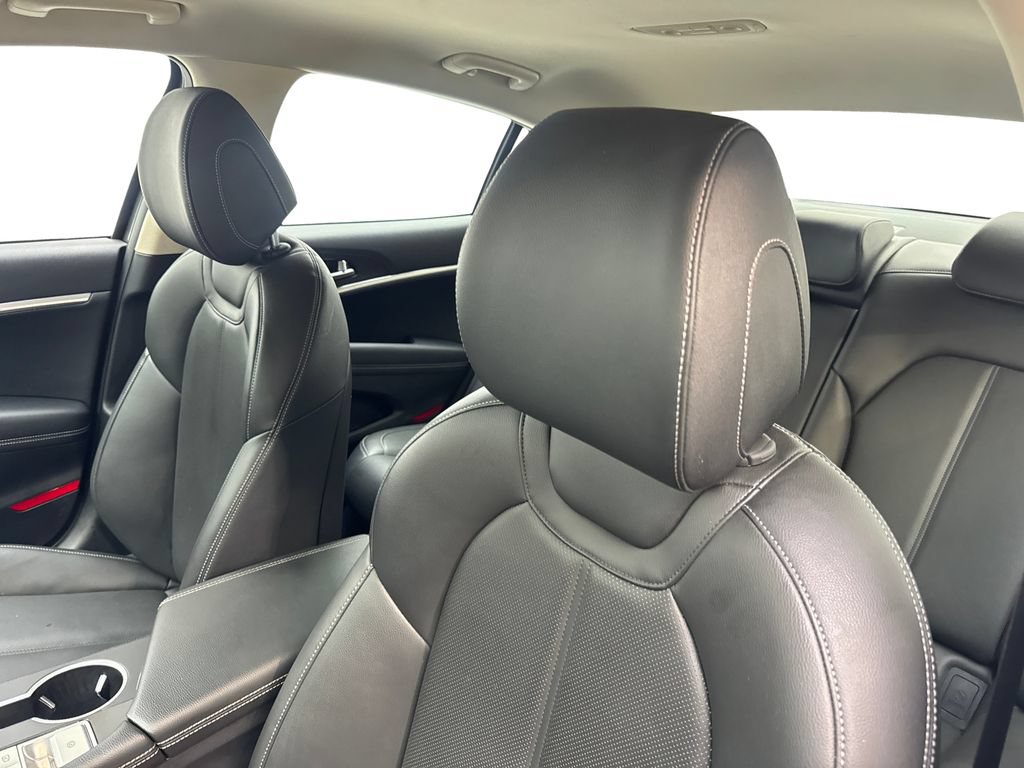 Used 2025 Genesis G70 2.5T RWD image 27