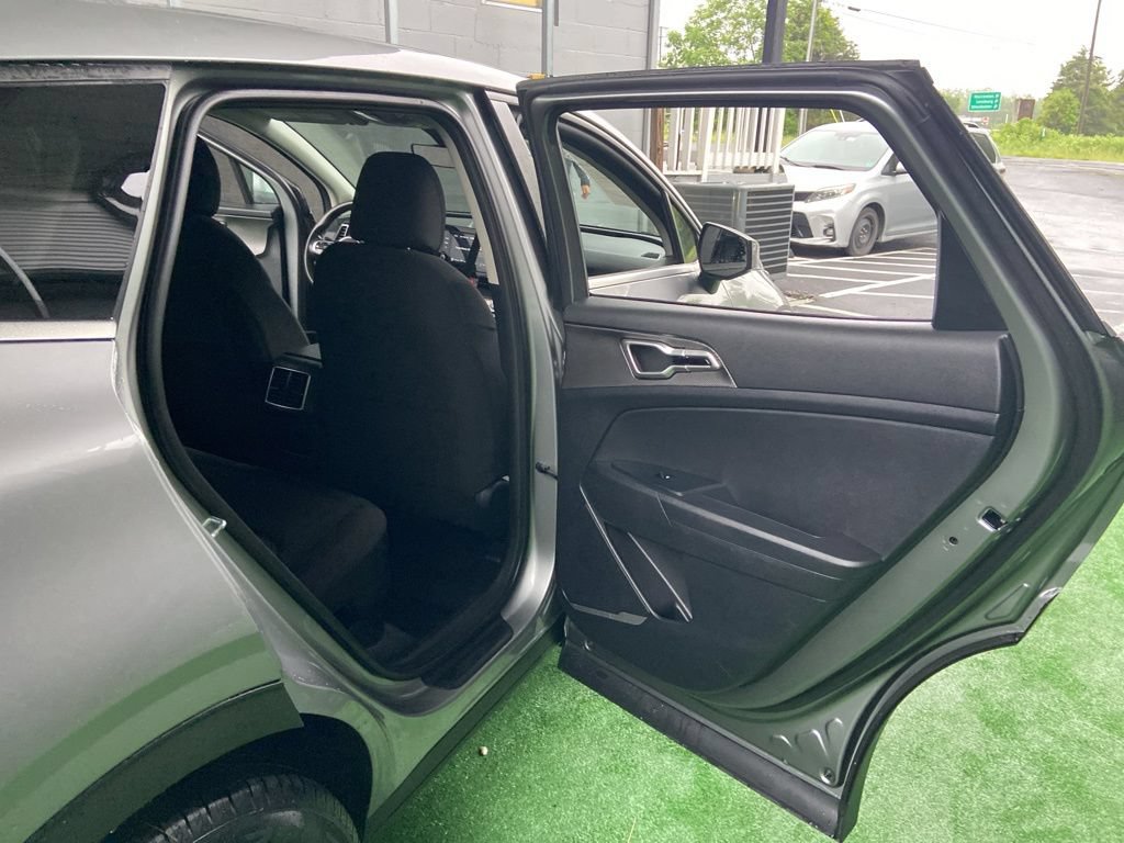 Used 2023 Kia Sportage LX AWD/4WD image 39