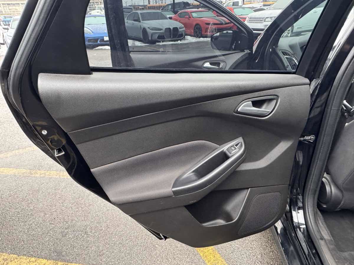 Used 2016 Ford Focus ST image 32