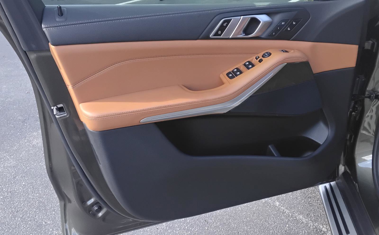 Used 2021 BMW X5 xDrive40i w/ Luxury Seating Package 2 image 16