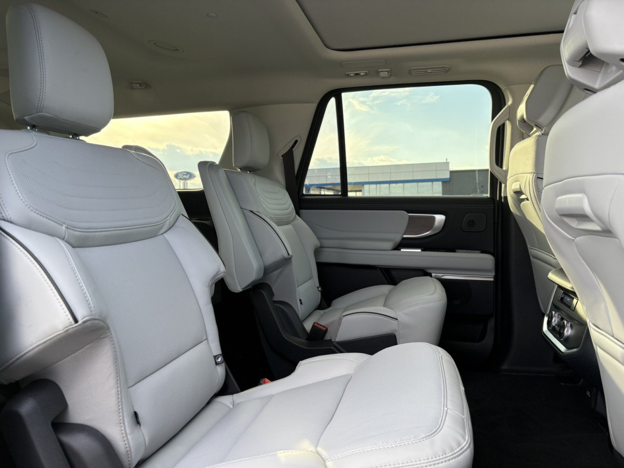 New 2026 Ford Expedition Max Platinum w/ Platinum Ultimate Package AWD/4WD image 32