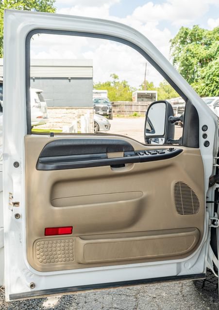 Used 2005 Ford F350 Lariat RWD image 17