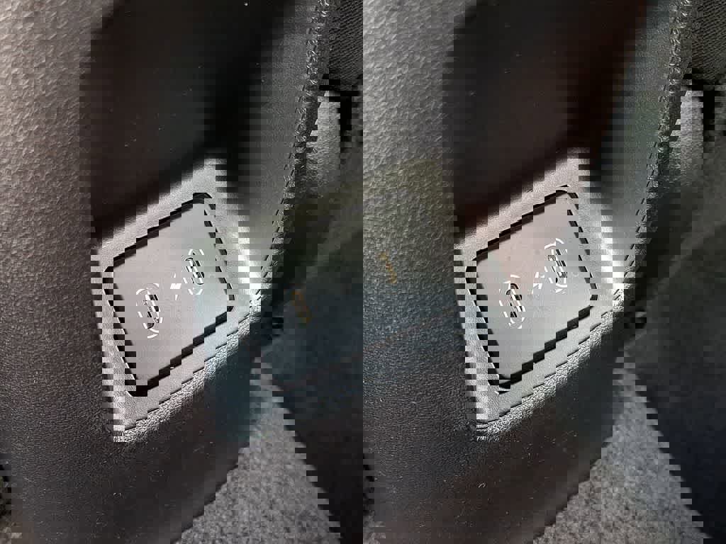 Certified 2025 Hyundai Elantra Sport image 24