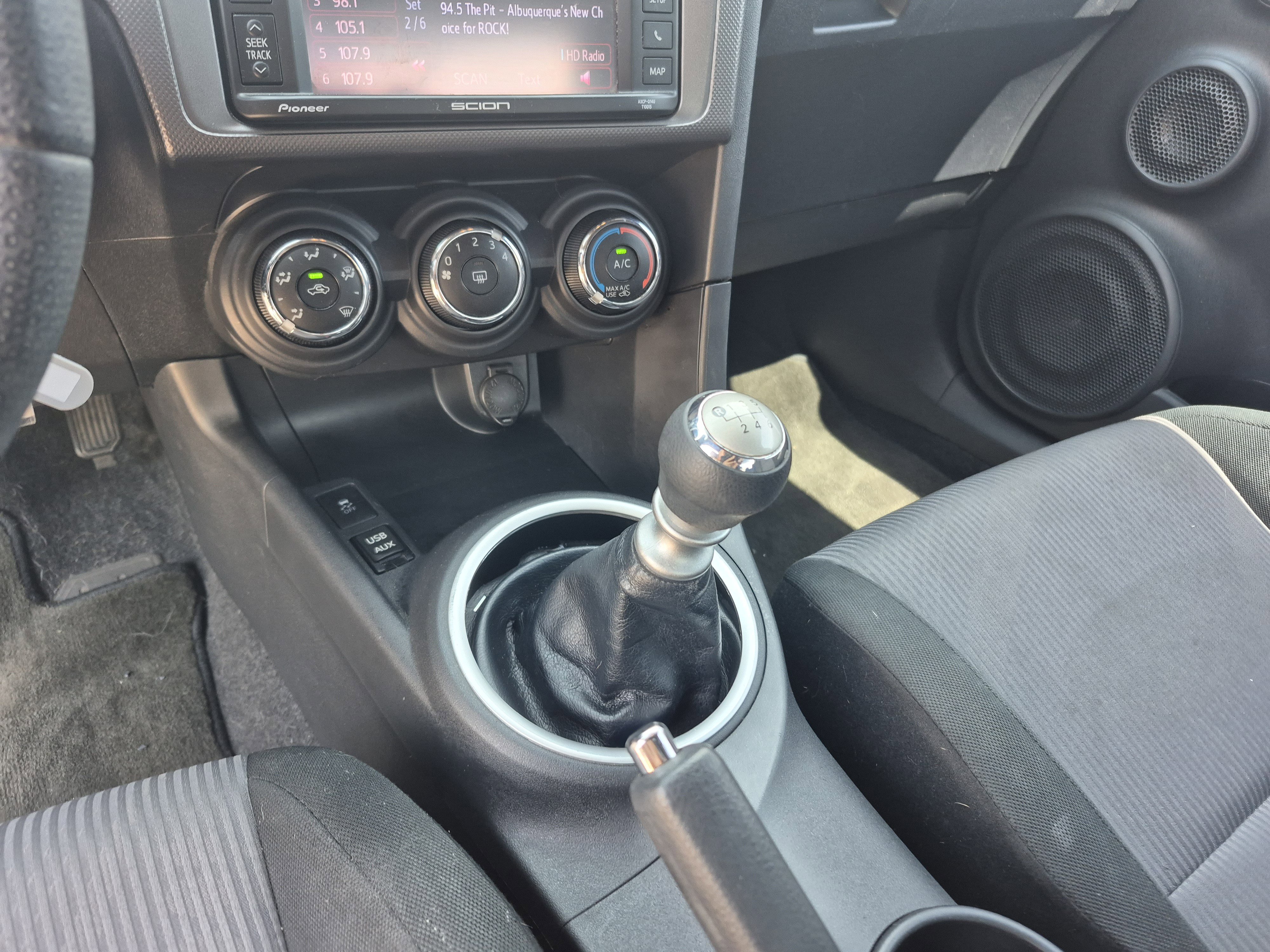 Used 2015 Scion tC FWD image 12