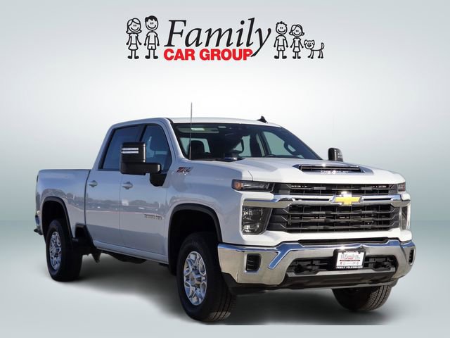 Used 2024 Chevrolet Silverado 2500 LT image 2