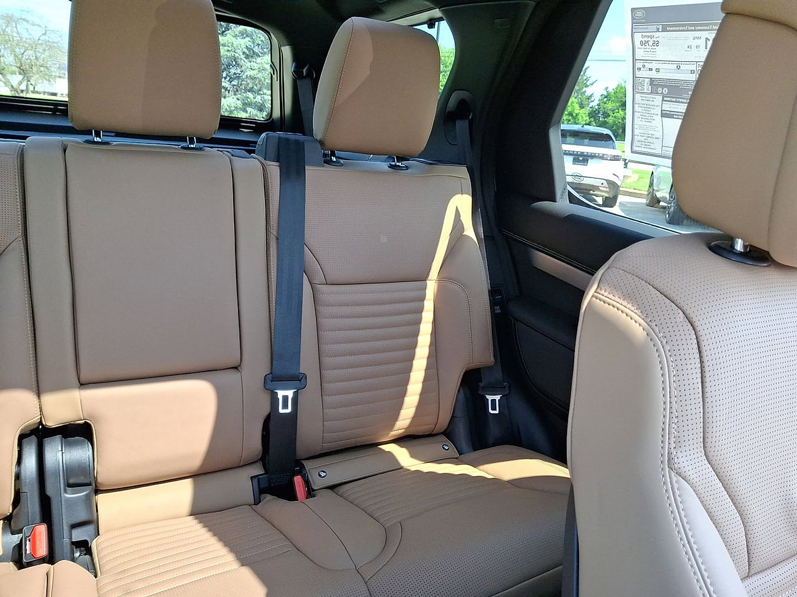 Certified 2025 Land Rover Discovery Dynamic SE image 14