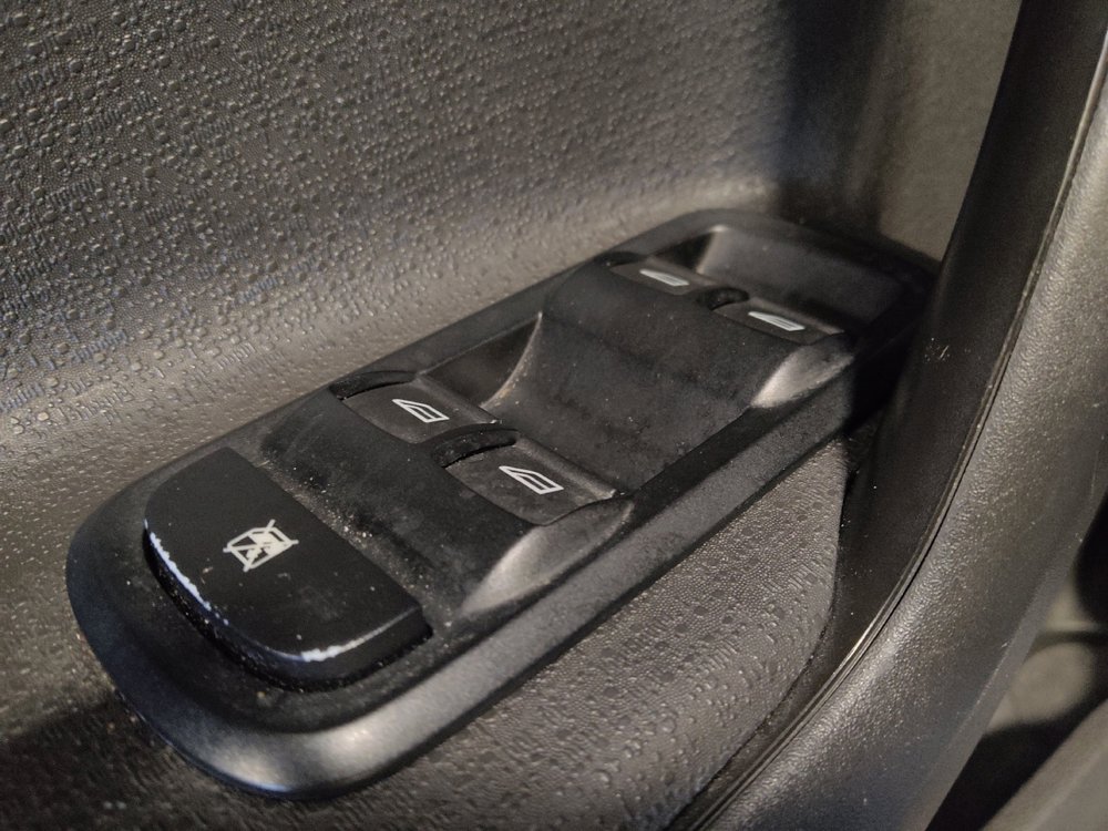 Used 2019 Ford Fiesta SE image 27